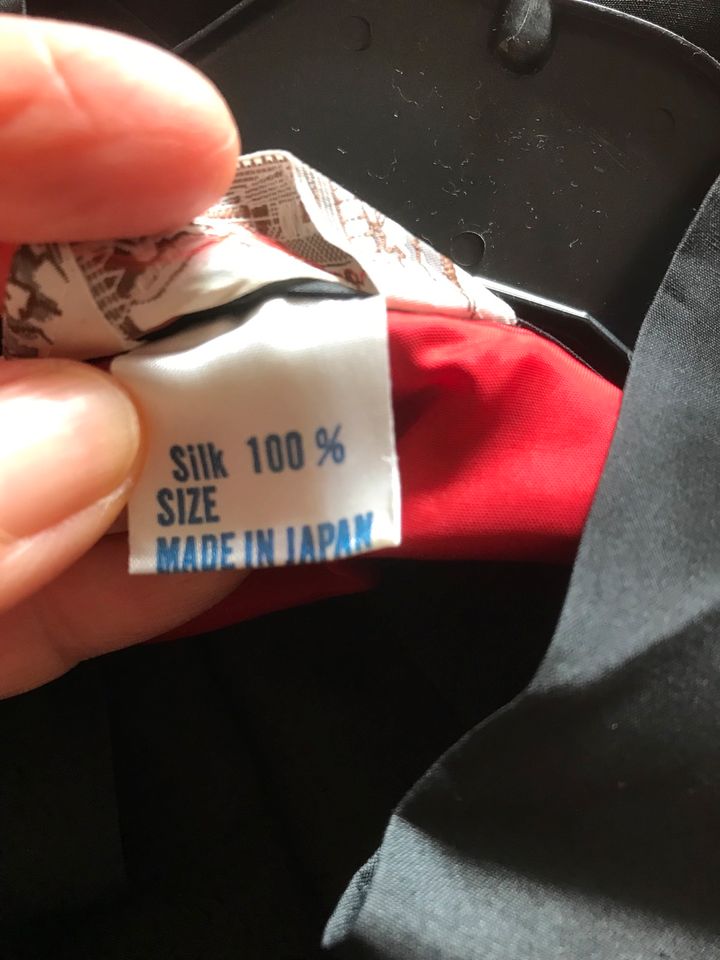 Echte japanische Kimono.100%Seide.Neu in Essen