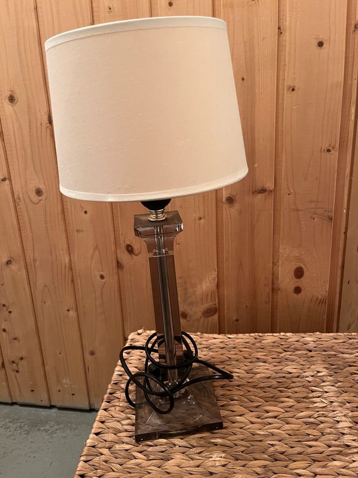 Lampe für Schlaf oder Wohnzimmer in Reutlingen