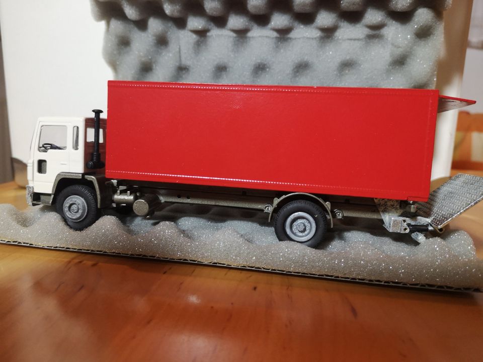 Conrad Modell 4589 - 1:50 - LKW Volvo FL6 Intercooler van Body