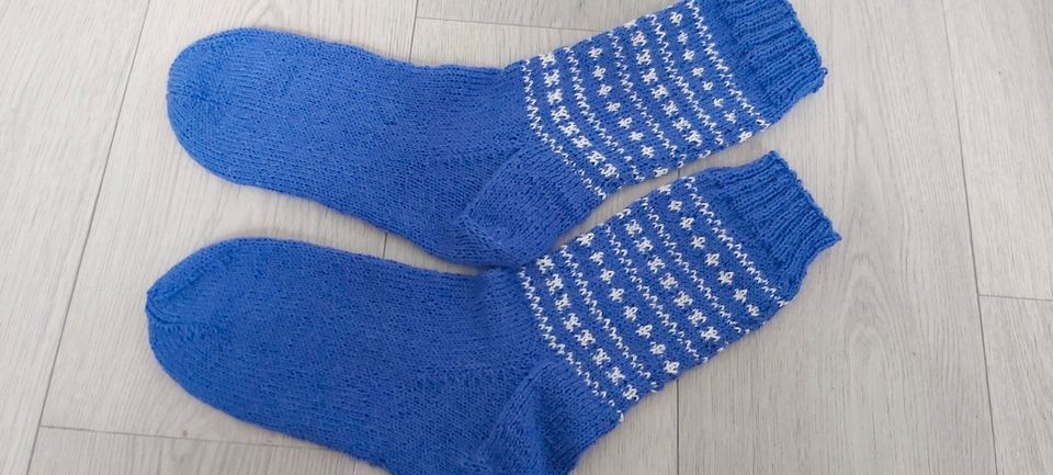 Stricksocken Wollsocken Handgestrickt Gr. 42/43  4-fach Wolle in Goldenstedt