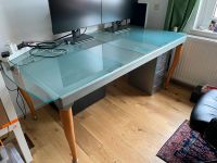 Tisch mit ausziehbarer Glasplatte, Metallrahme und Vollholzbeinen Hessen - Darmstadt Vorschau