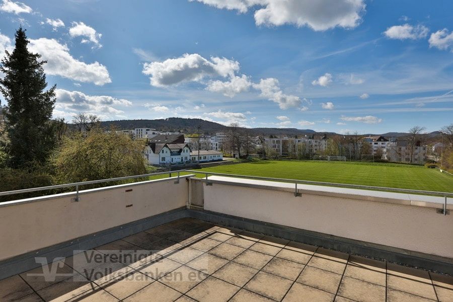 Tolle 3,5-Zimmer-Wohnung mit Dachterrasse und Garage in Reutlingen