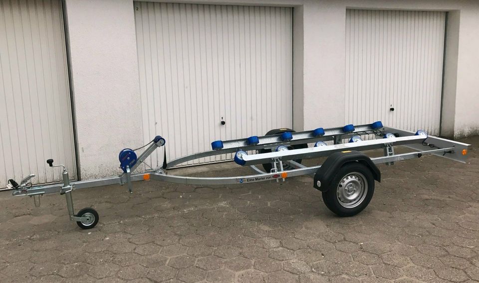 Jetloader Jetski Trailer Schlauchboot Anhänger TPV 550-B Rollen in Hamburg