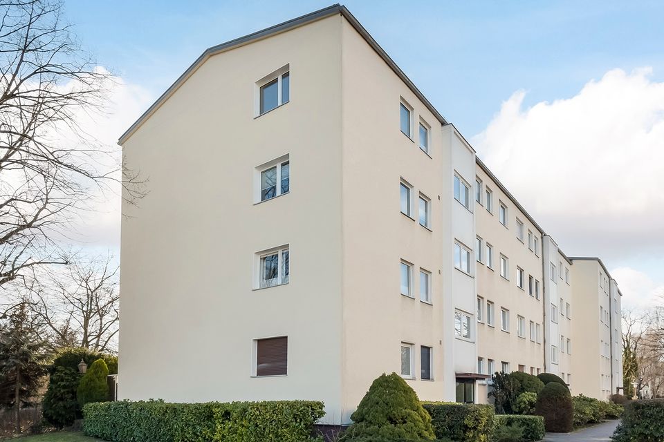 24 Monate Nebenkostenfrei! Aufwendig sanierte 3-Zimmer-Wohnung mit Terrasse und Einbauküche in Berlin