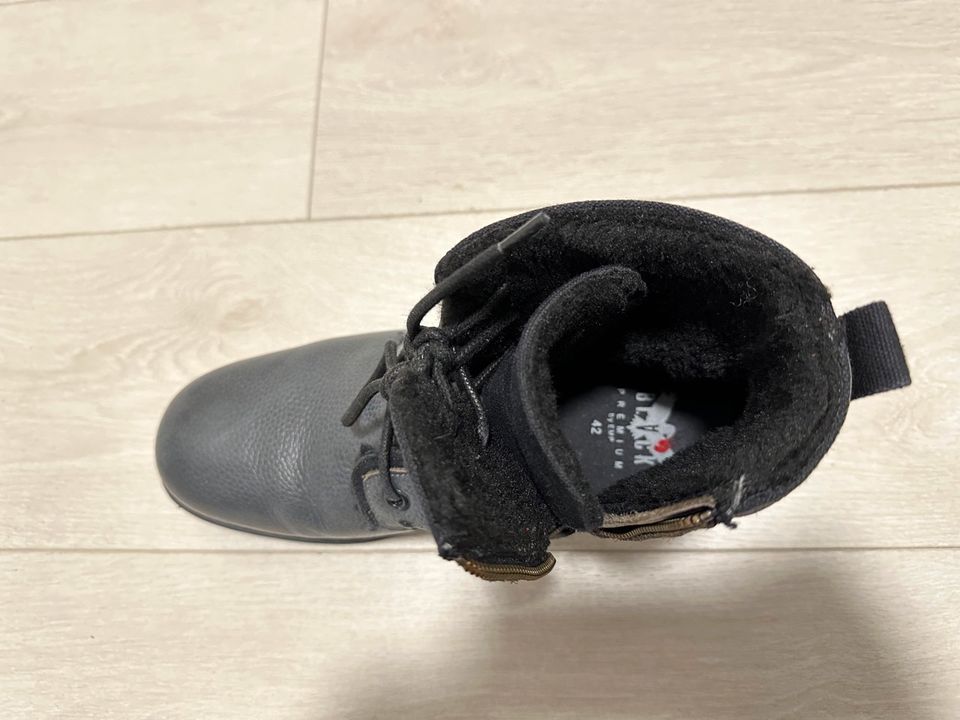 Winterschuhe Boots/Stiefel Gr.42 grau Echtleder Black Premium EMP in Köln