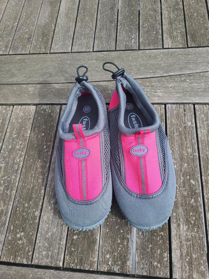 Strandschuhe 34 in Verl