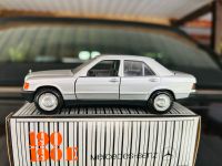 Mercedes Benz 190E W201 Cursor in 1:35 Vormopf silber neuwertig Schleswig-Holstein - Tangstedt  Vorschau