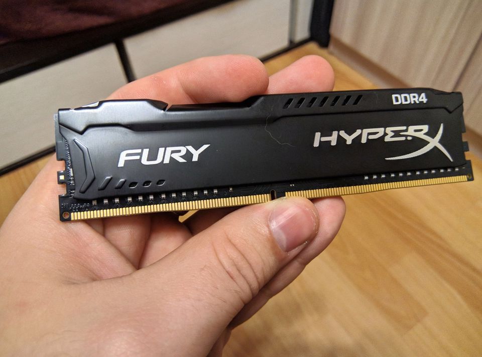 I5 9600 KF + HyperX furry 2x8GB + gigabyte H310M socket S2 1151 in Dresden