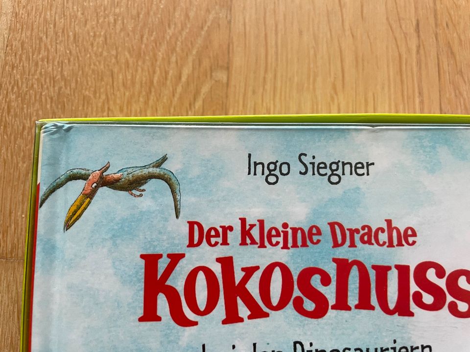 Der kleine Drache Kokosnuss Geschenkbox Buch mit Figur in Düsseldorf
