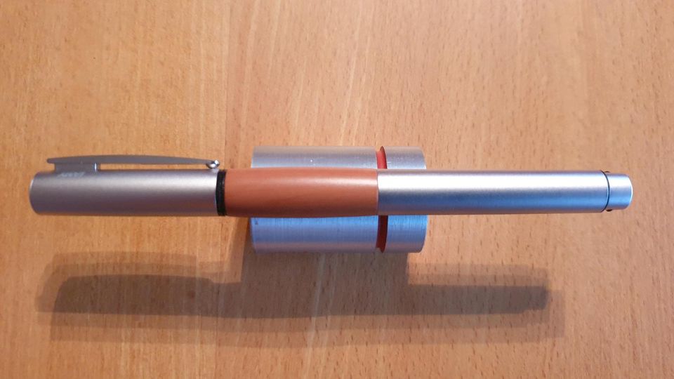 Lamy Accent Füller "Vel Satis" Edition.  Ahornholz M  Feder in Leipzig