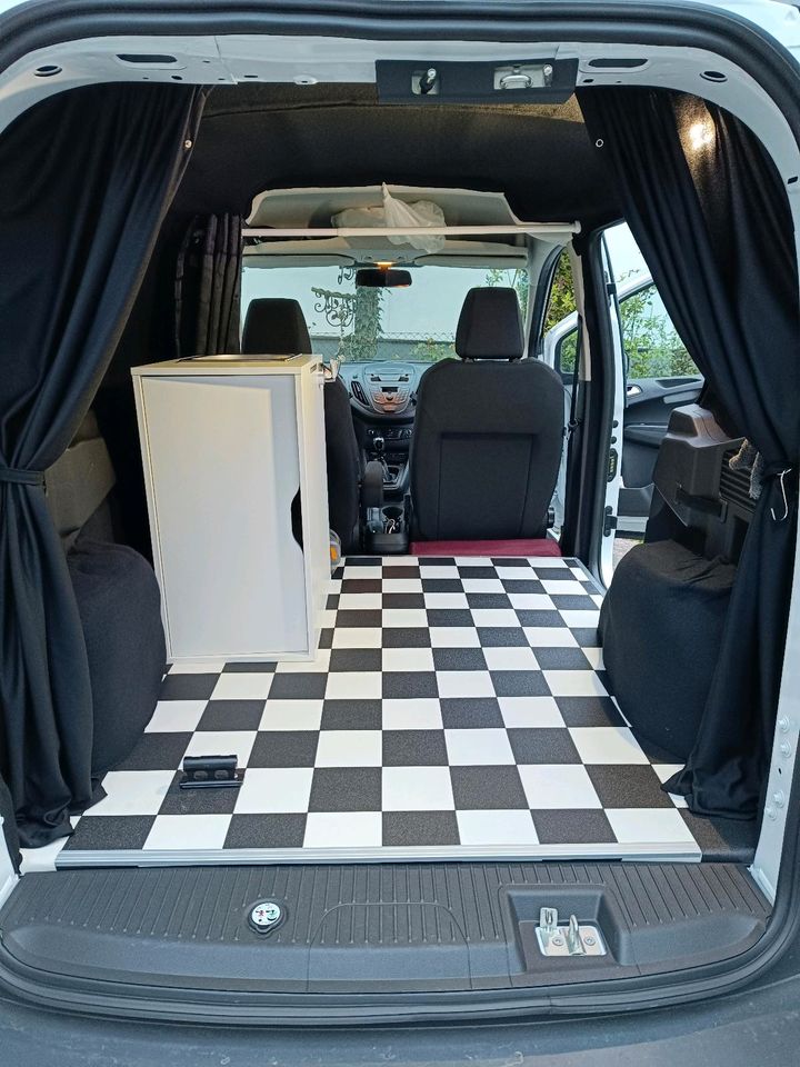 Ford Transit Courier Mini-Camper in Hanau