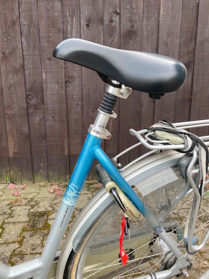 Damenfahrrad Firma Gazelle Farbe Silber in Erkelenz