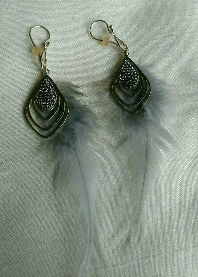 Ohrringe aus Silber mitFeder und Swarovski Steinen in Barleben