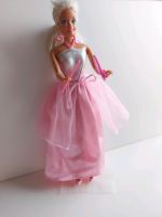 Hübsche original Barbie mit verschiedenen Outfits Kiel - Hassee-Vieburg Vorschau