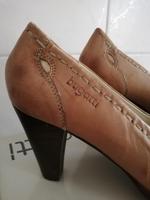 Bugatti Pumps, NEU, Gr. 39, braun! Nordrhein-Westfalen - Kreuzau Vorschau