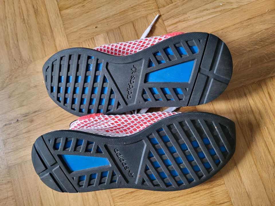 Adidas Turnschuhe Gr. 39 in Langenfeld