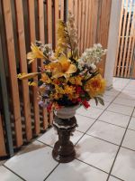 Vase mit Kunststoff Blumen Bayern - Nandlstadt Vorschau