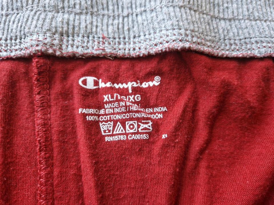 Kurze Hose von Champion XL in Schmoelln