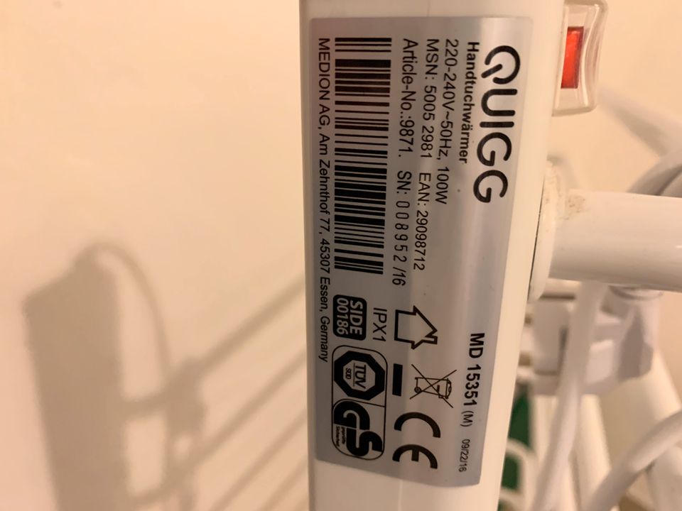 Neu  unbenutzt Quigg Medion Handtuchwärmer Handtuchhalter in Menden