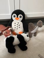 Kuscheltiere Dino, Mickey Mouse, Pinguin, Panda Frankfurt am Main - Nordend Vorschau