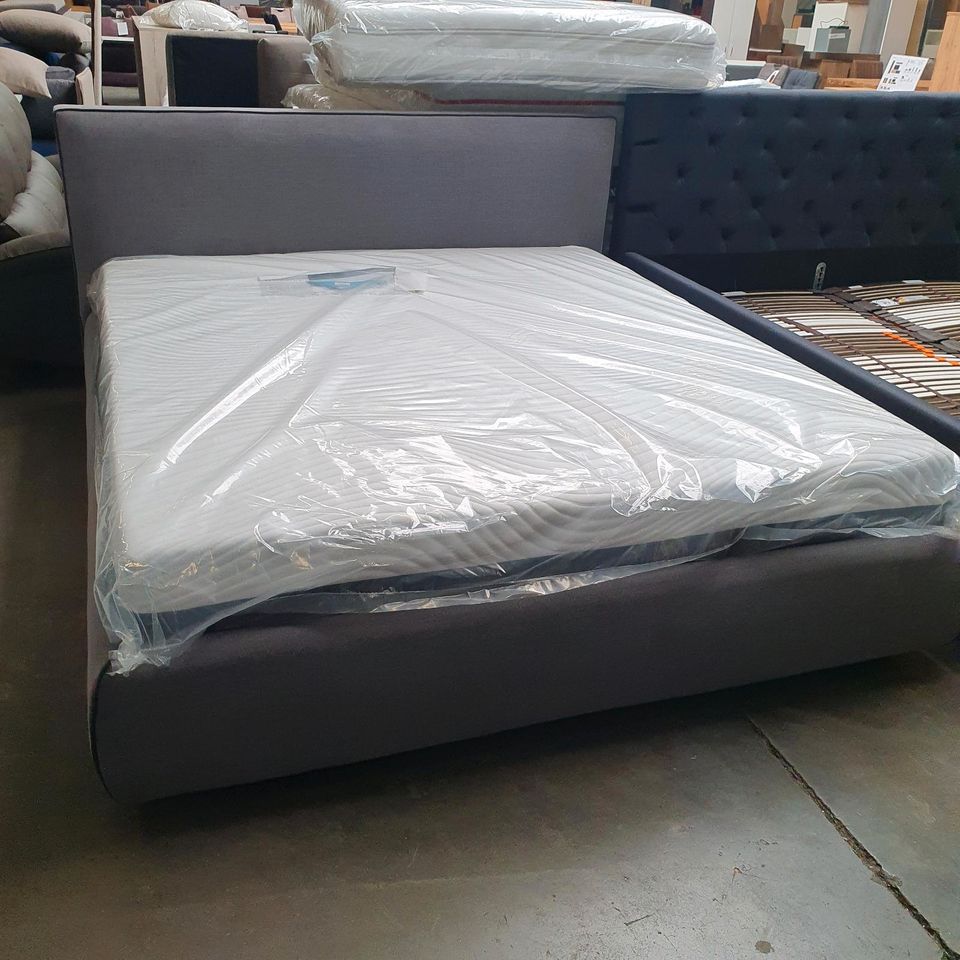 Bett 180x200 cm ,  webstoff grau , Komplett in Bielefeld