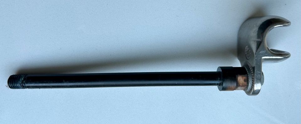 Thule 12mm Steckachse mit Kupplung in Neulingen