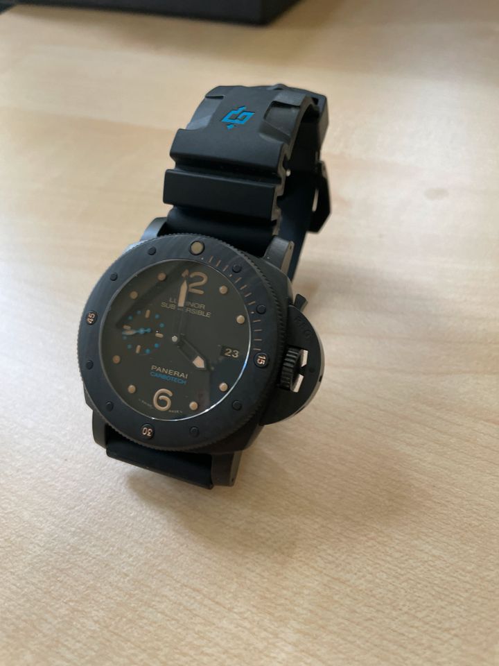 Panerai Luminor Submersible Carbotech Keramik PAM 00616 Herrenuhr in München