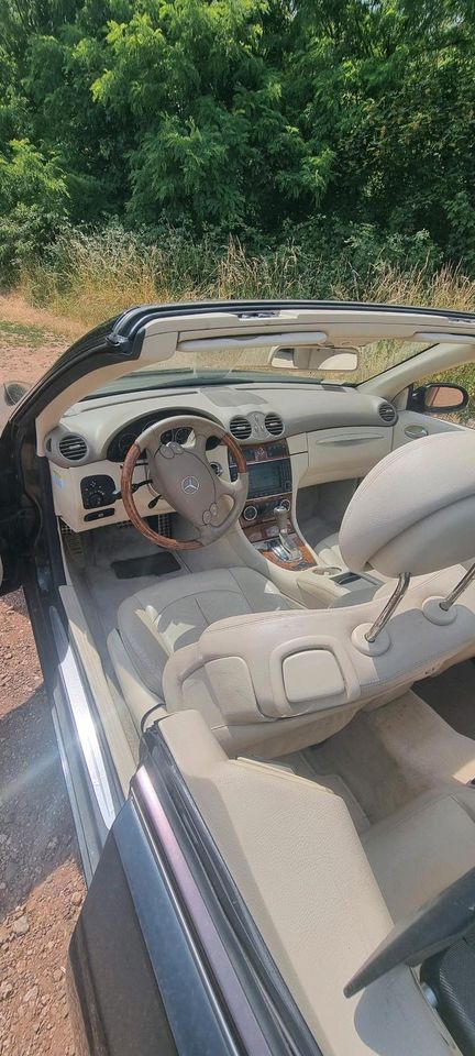 schönes Cabrio CLK 350  für sonnige Tage in Schwalbach