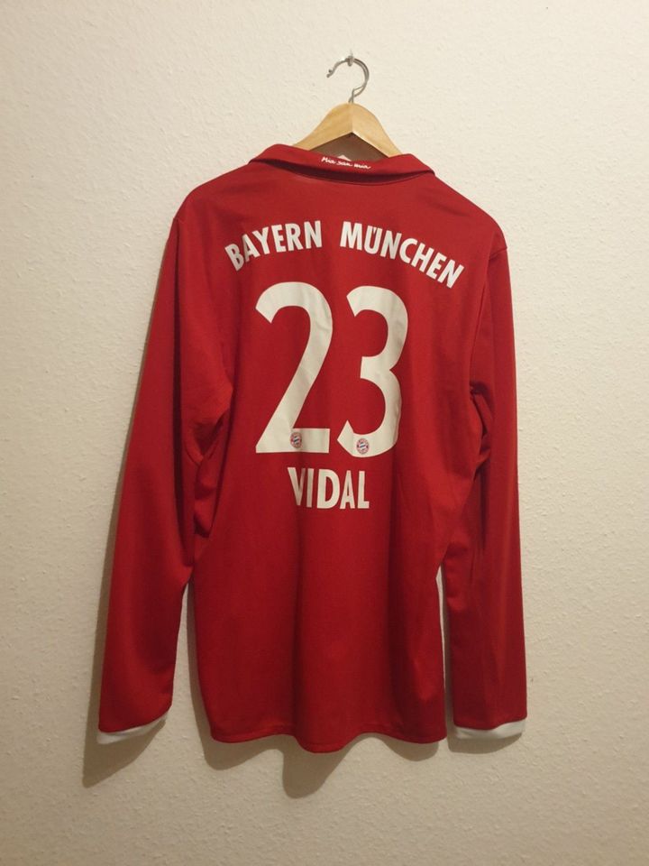 Orig. FC Bayern München Trikot | Arturo Vidal 23 | L | 2016 2017 in Berlin