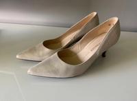 Peter Kaiser Leder Pumps creme Gr. 5/38 wie neu Niedersachsen - Stelle Vorschau