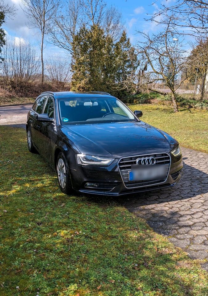 Audi A4 B8 2,0l TDI Ambition Klimaautomatik Navi Tempomat 1 Hand in Rothenburg o. d. Tauber