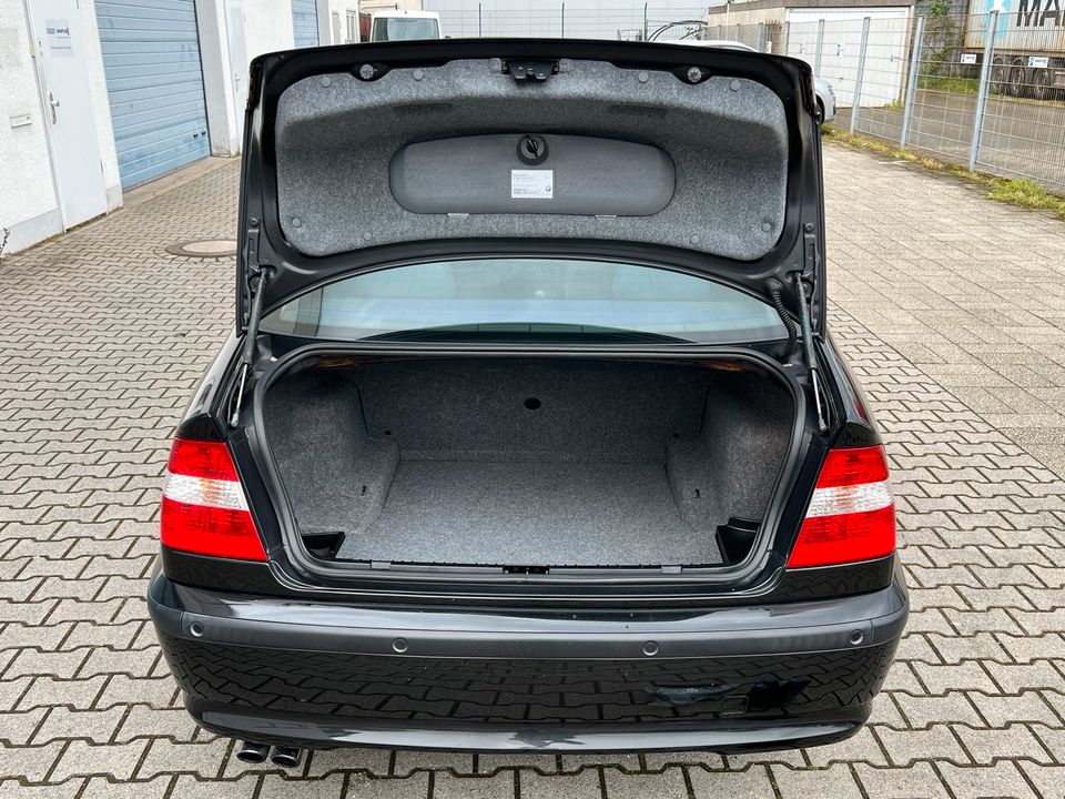 BMW 320i Limousine e46 Schalter in Dinslaken