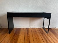 Schwarzer gut erhaltener IKEA Schreibtisch MICKE 182x50 Berlin - Rummelsburg Vorschau