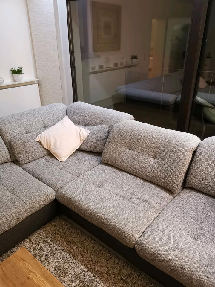 Großes Sofa, Schlafsofa, multifunktional in Löhne