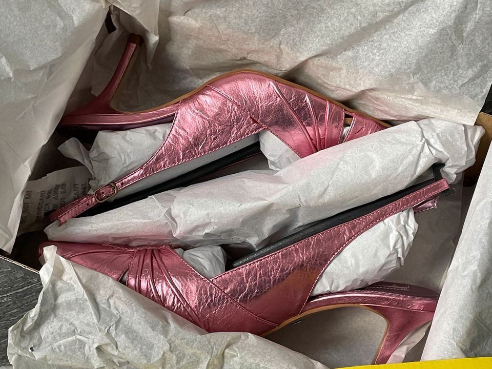 Buffalo High Heel Sling-Pumps, pink metallic, Gr. 38, NEU!! in Ansbach