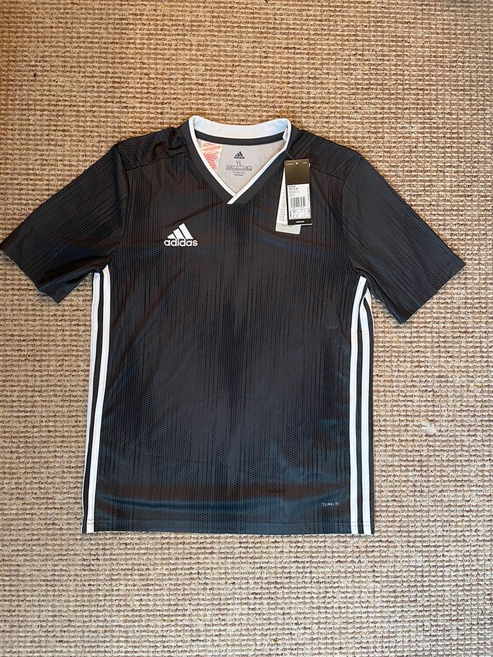 ADIDAS Sportshirt Trikot Shirt schwarz Gr. 164 NEU u. OVP in Kamp-Lintfort