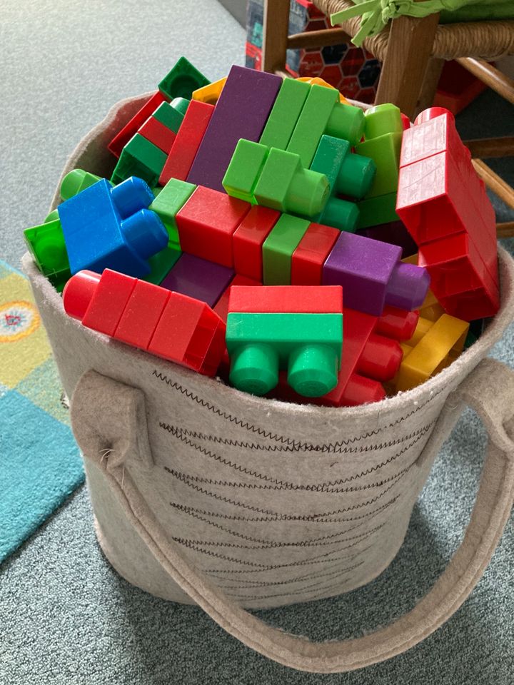 Sehr viele Mega Blocks Bausteine in Osterbrock