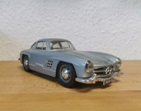 Mercedes Benz 300 SL 1:24 Burago Modellauto Baden-Württemberg - Deggingen Vorschau