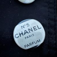 Buttons Chanel Versace 4 Stück Brosche Anstecknadel Bayern - Bamberg Vorschau
