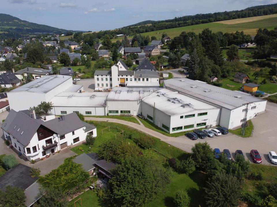 Ein- und Zweigeschossige Stahlleichtbauhallen als Produktions- und Lagerfläche in Königswalde