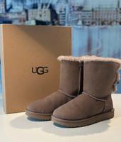 ❤️ UGG Boots Bailey Bow II Größe US 9 / EU 40 wie NEU Kr. München - Unterföhring Vorschau