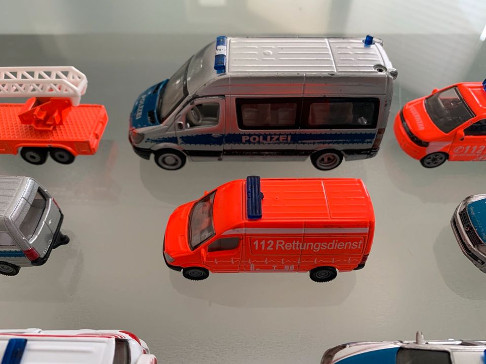 Original Siku Polizei Feuerwehr Set:Hubschrauber,Arzt,Sprinter in Hünxe