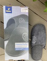 Hausschuhe Slippers Grau Gr. 42/43 NEU Essen - Essen-Borbeck Vorschau