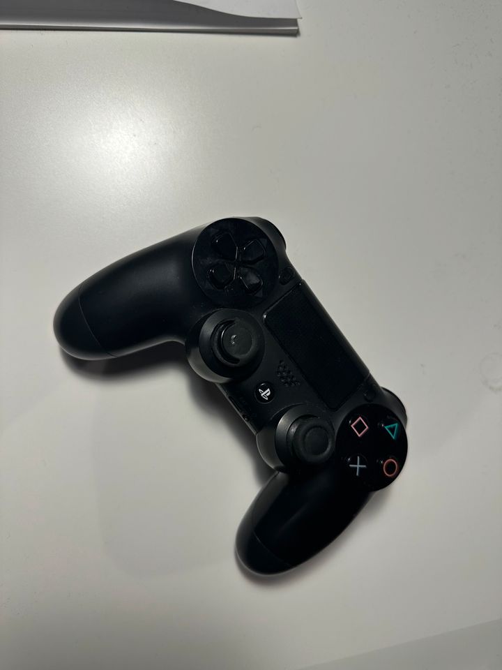 Playstation PS4 Modell CUH 1004-A 500GB + 1 Controller in Bad Nauheim