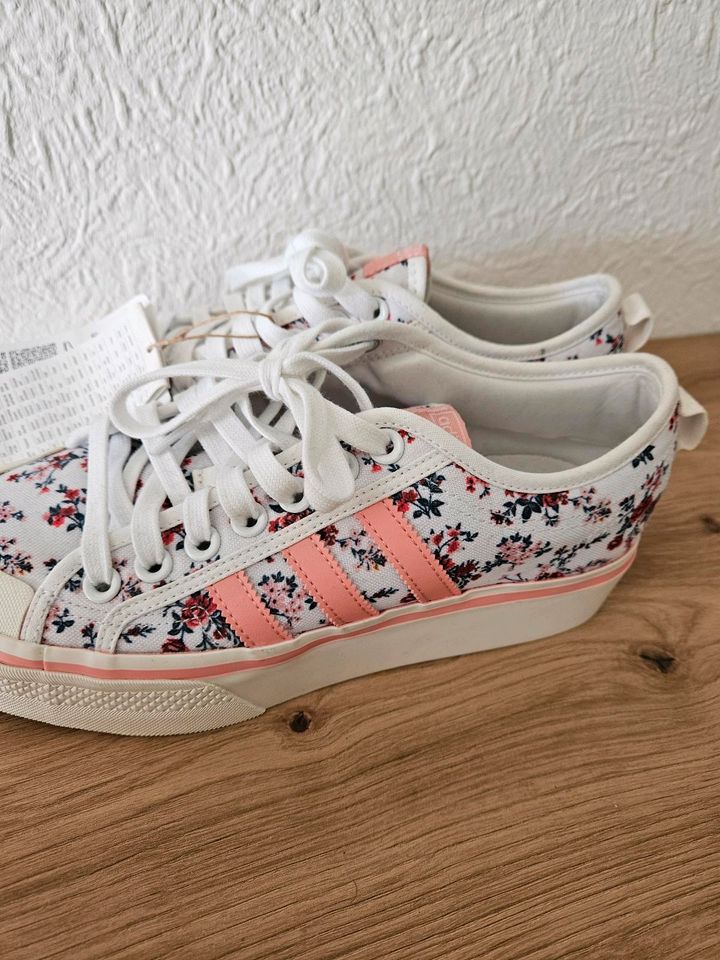 Adidas Nizza Gr. 42 Blumen / Flowers Neu Damen in Essen