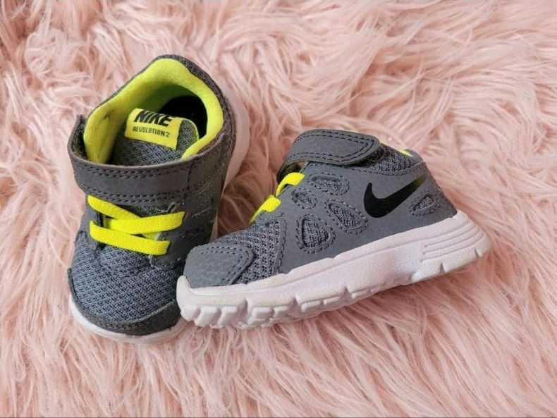 Nike Schuhe Gr. 18 5 wie neu in Sachsen Limbach Oberfrohna