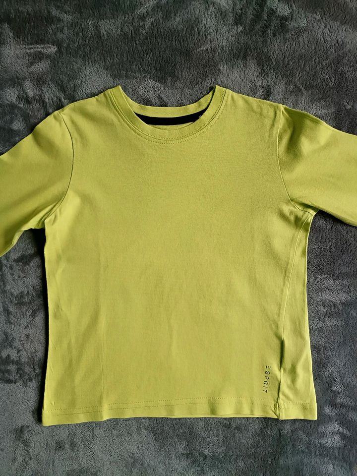 Esprit Langarmshirts 92-98 (98) in Trebur