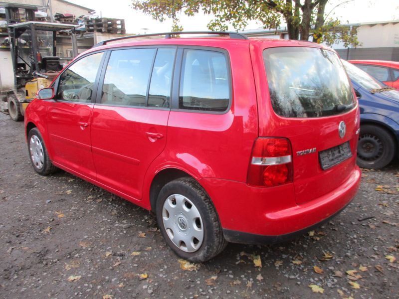 VW TOURAN 1T1, 1T2 2.0 TDI 16V schlachtfest:motorhaube,stoßstange in Bad Nauheim