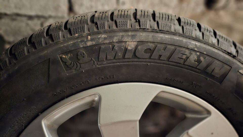 255-55 R18 Alufelgen Mit Michelin M+S Reifen mit ca 6,5mm in Marl