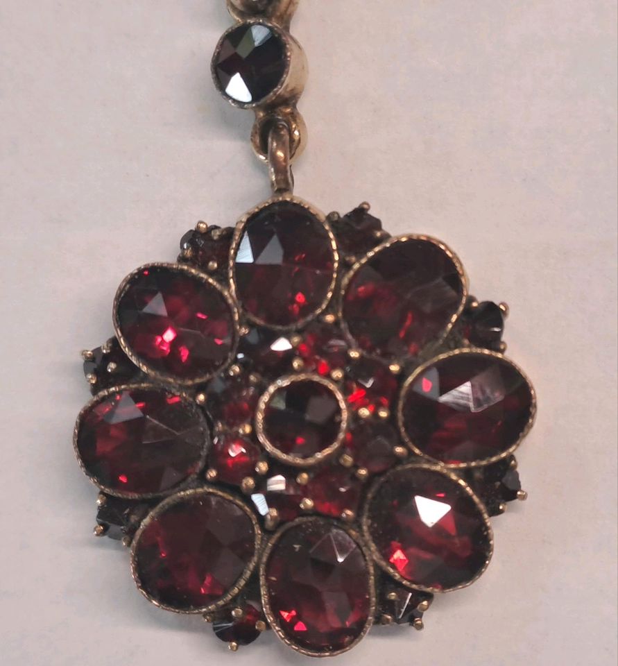 Anhänger Granat Schmuck antik in Olsberg